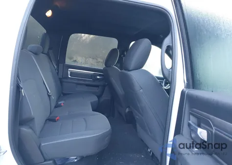 2021 Ram 1500 Classic Slt z USA, uszkodzony, nr VIN 1C6RR7LT3MS587839